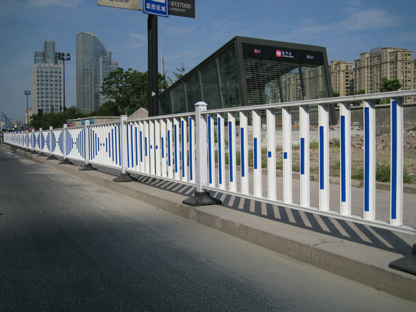 锌钢S型公路护栏